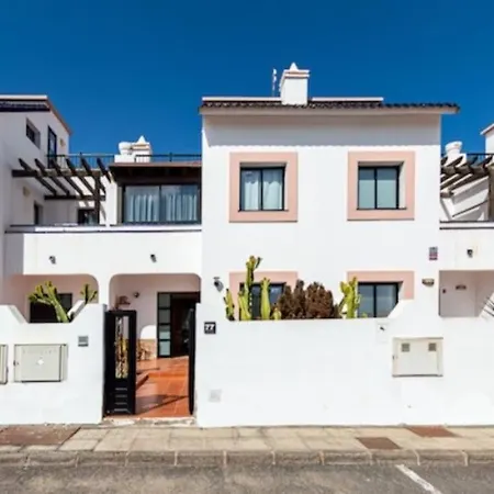 Holiday home Ideal Remote Work, Relaxing, Pool And Surfing