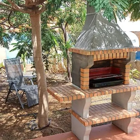 Ideal Remote Work, Relaxing, Pool And Surfing Σπίτι διακοπών *